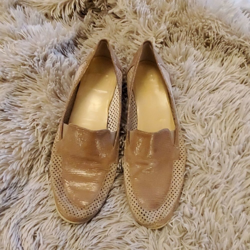 Beautiful tan Amalfi by Rangoni slip in shoes